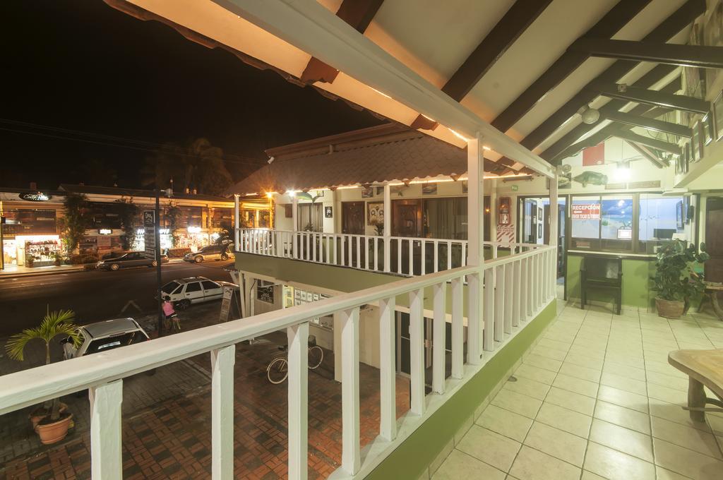 Cadillac Rock Beach Hotel Хако Экстерьер фото