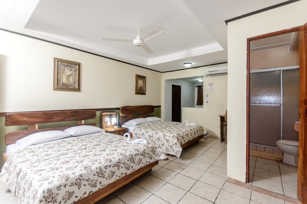 Cadillac Rock Beach Hotel Хако Номер фото