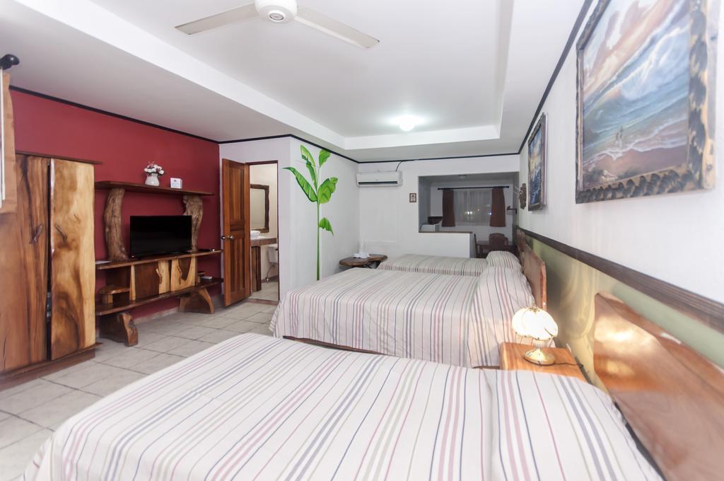 Cadillac Rock Beach Hotel Хако Номер фото