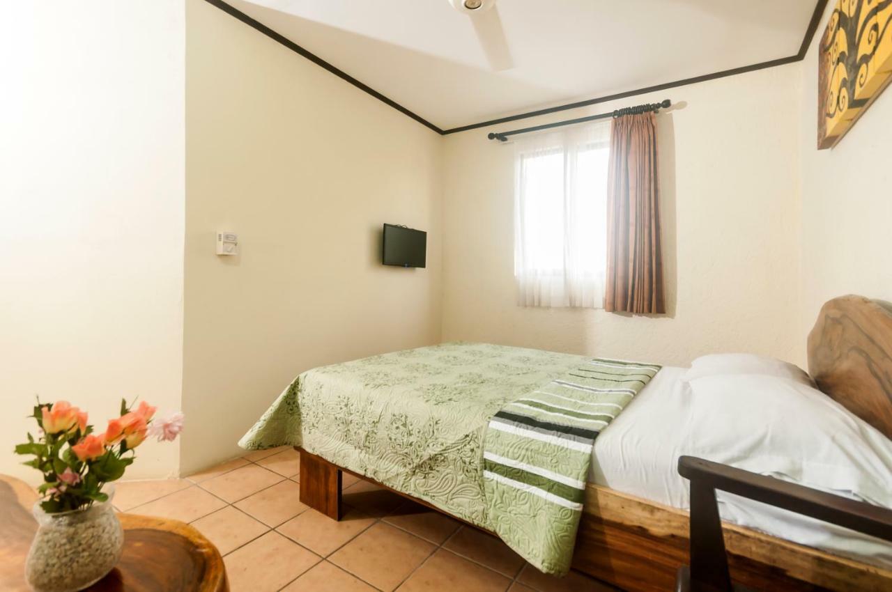 Cadillac Rock Beach Hotel Хако Экстерьер фото