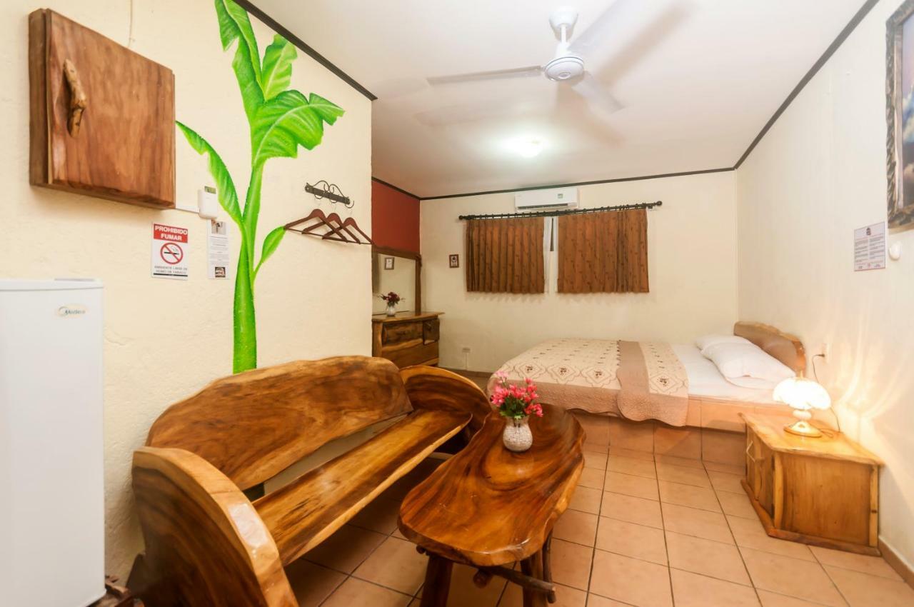 Cadillac Rock Beach Hotel Хако Экстерьер фото